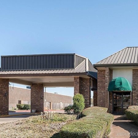 Rodeway Inn Clarksdale Exterior photo