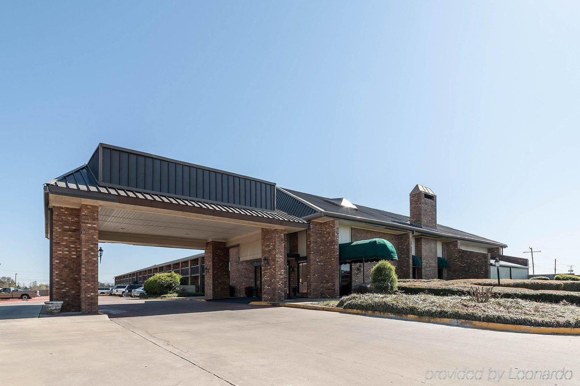 Rodeway Inn Clarksdale Exterior photo