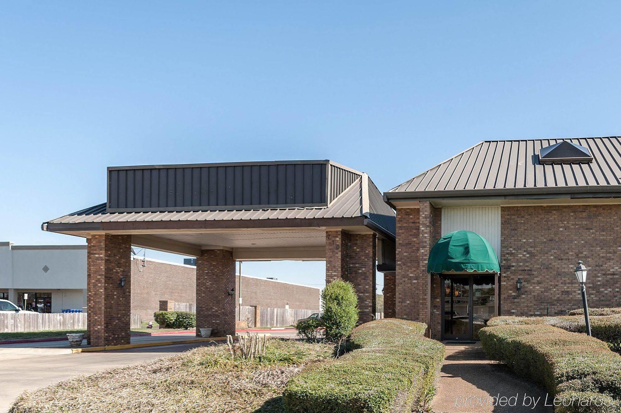 Rodeway Inn Clarksdale Exterior photo