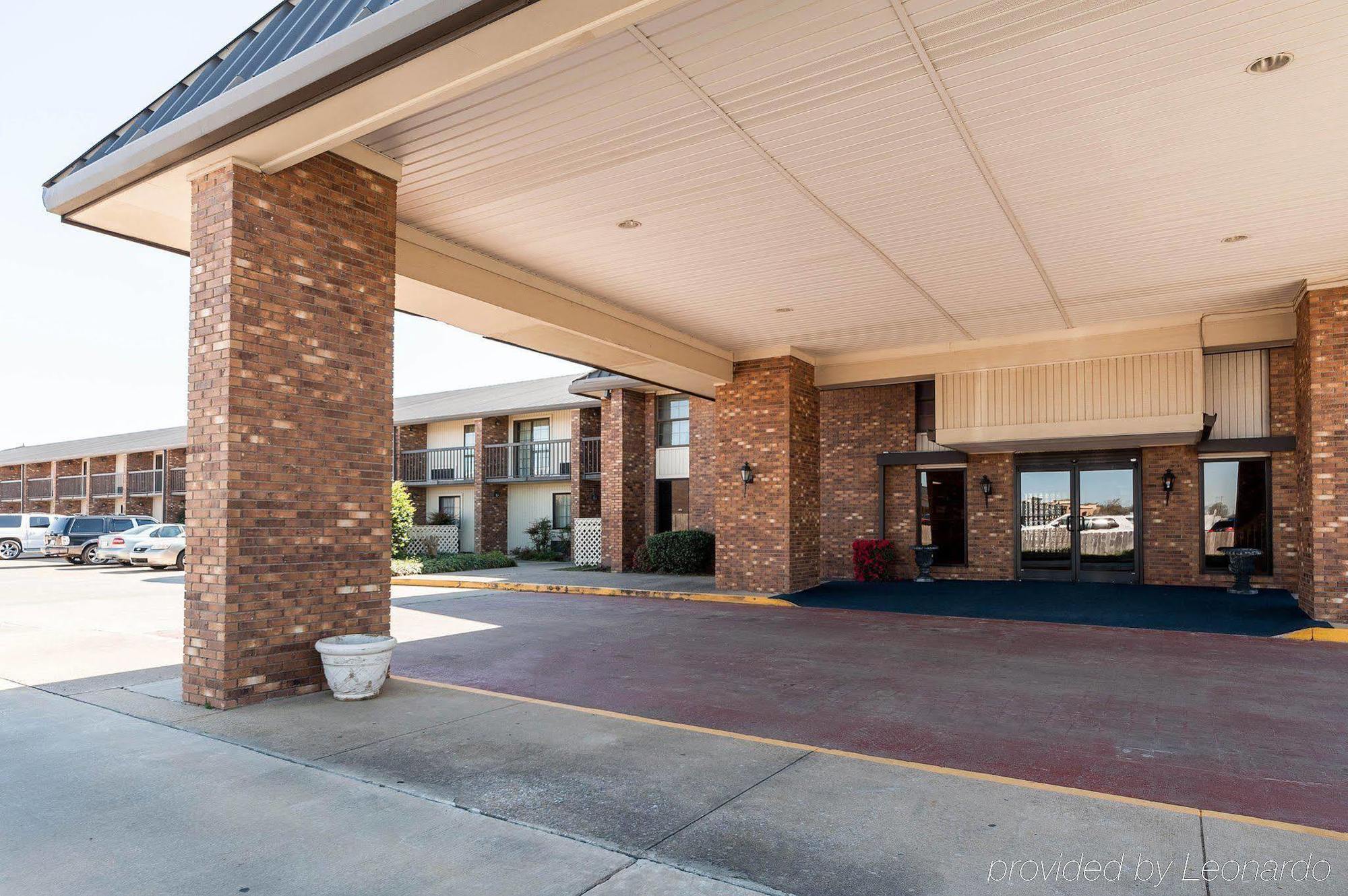 Rodeway Inn Clarksdale Exterior photo